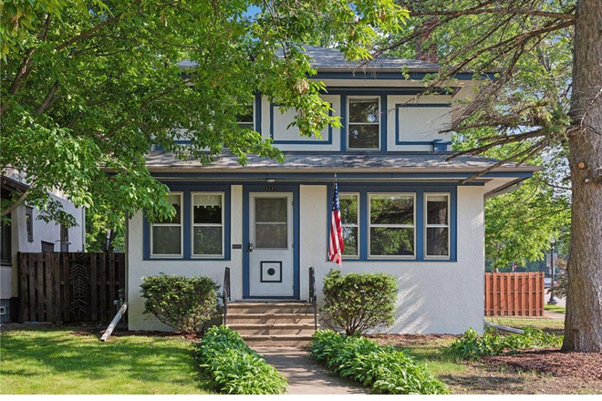 Welcome to 2181 Dayton! - 4 Beds, 1 block to UST!