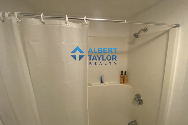 Bathroom #2 - Low-Cost 4 Bed 2 Bath on Greenline!!