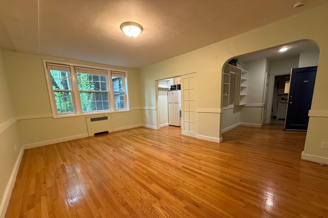 1 - Excellent Studio Directly in Harvard Sq - Prime Location & Good In Unit Storage Condo