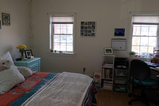 Bedroom - Very Large Victorian $1960/MO Total Rent for 4 Bedroom Apt. 6 miles to UCONN