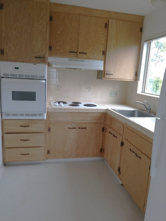 8 - Spacious 2 Bedroom,1 Bathroom, can accommodate up to 5 people comfortably Apartments