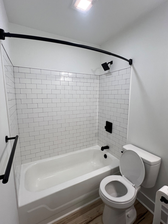 Bedroom bathroom - Apartment close to campus