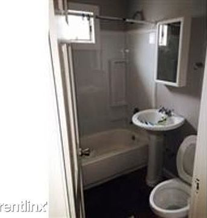 bathroom - Next Door To Greycliff Hall! 3 Bedroom; 1Bath; 2 parking spaces Apartments