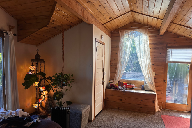 Cute reading nook - Cozy house close to campus