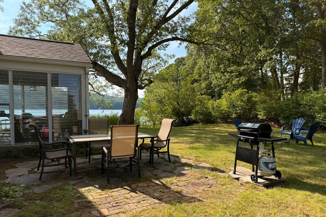 grill area - AVAILABLE SECOND SEMESTER, approx half a mile to bay campus, 7 miles to Kingston House