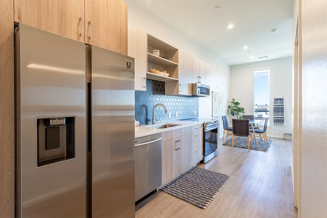 Kitchen - Arboretum Denver. Luxury Apartment within walking distance to the DU. It's brand-new building.