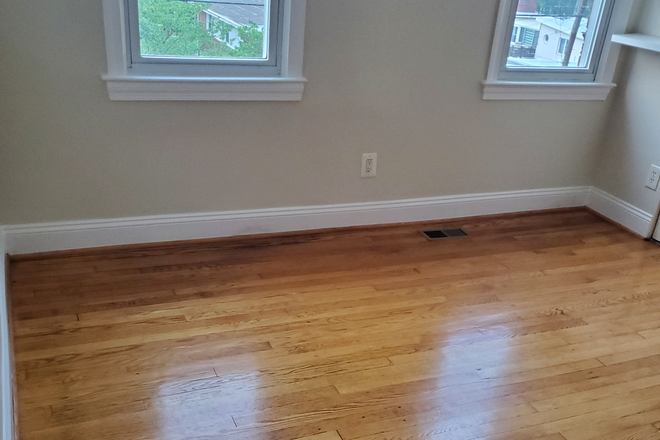 Dining room - 4 BR 2.5 bath single family house, quiet residential nbhd, high quality