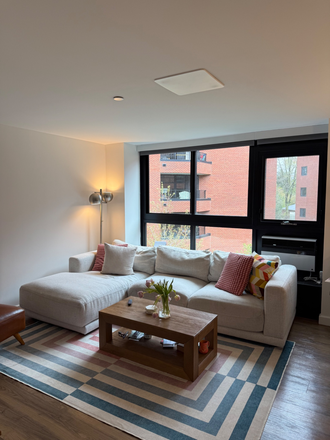 Living Room - Fully Furnished 3 Bed / 2 Bath, 1 Soldiers Field Park