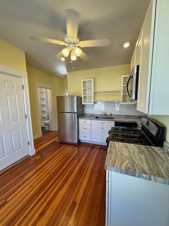 kitchen - 3 Bed in Oak Hill neighborhood Pawtucket near East Side Apartments