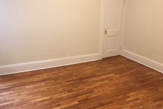 Hub Realty - Front facing studio with alcove, renovated kitchen, in Allston Apartments