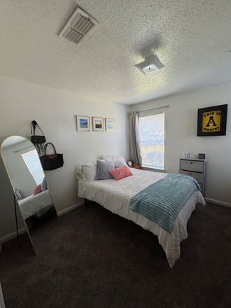 Bedroom - University Highlands Apartment