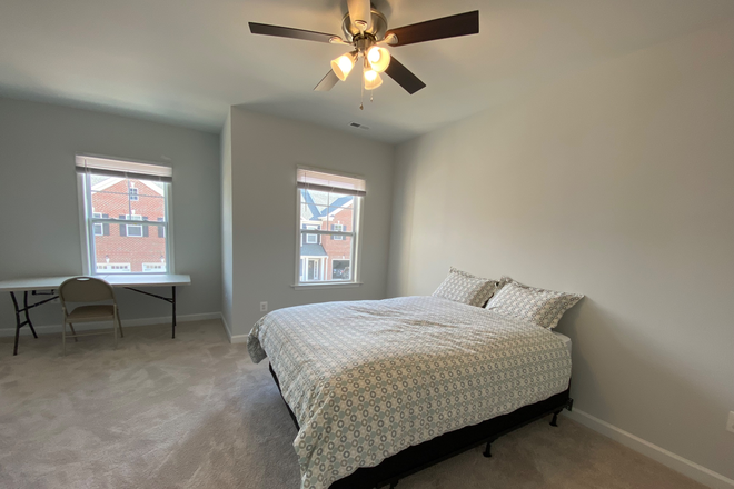 Bigger bedroom - New Townhouse, Safe, Quiet & Convenient, Close to VCU