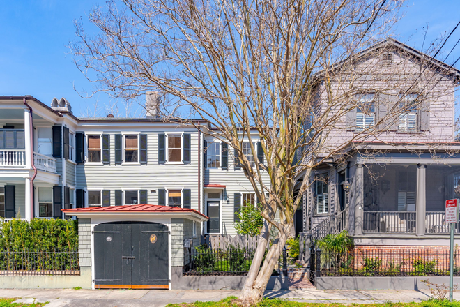 Exterior  Entry - 1 Bedroom - Utilities INCLUDED!  4 Blocks from Campus