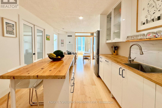 kitchen / livingroom - Stunning 1+2 accross the street from UofT Campus Condo