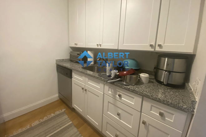 kitchen - Female subletter wanted – Summer 2026 (May–Aug), prime spot across from campus Apartments