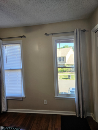 Windows to parking area - Master Bedroom - Southwest Durham 15 min from UNC and Duke (DURHAM) Townhome