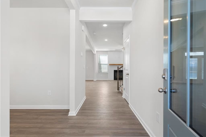 Entry - Modern 4-Bed/4-Bath Spacious Home in Kennesaw - Minutes from KSU!