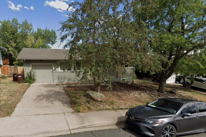Front of house - LOOKING TO FILL 2 ROOMS IN SOUTH BOULDER (1Bd 850$, 1 Bd 960$) (5Bd, 2 Kitchens, 2 Bathrooms)