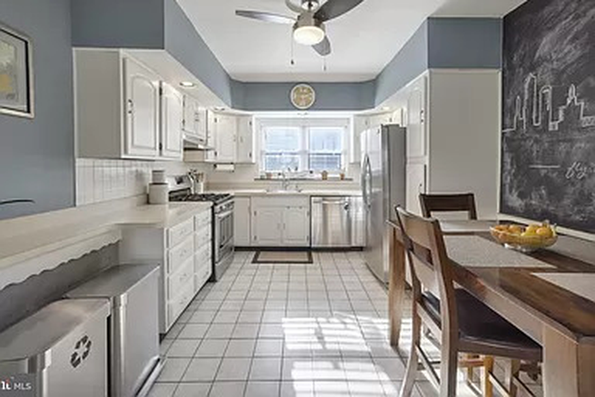 Kitchen 1 - 4 Bed / 2 Bath Updated Home !