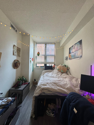 Bedroom- Amazing sunlight! - Furnished 4x4 at UView. Same-floor GYM access, Laundry, FREE Parking, Outdoor Pool. Next to LIDL!