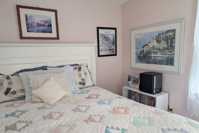 Bedroom 1 - House for rent. Fully equipped! 15 mins from UCONN - For Grads or PhD's