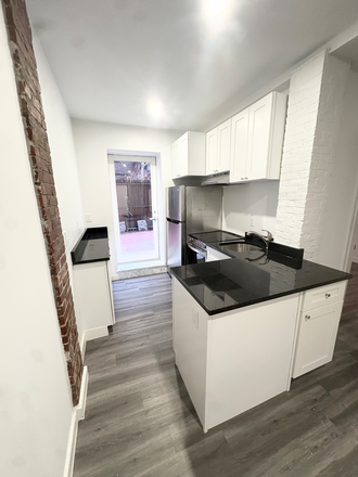 Kitchen - Gorgeous 4-bed 2-Baths with Back Patio ! available Now with no brokerage fee !