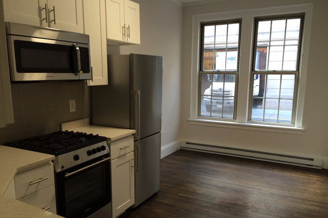 1 - Symphony 2 Bed w/ Laundry in Apartments Unit! Available NOW!