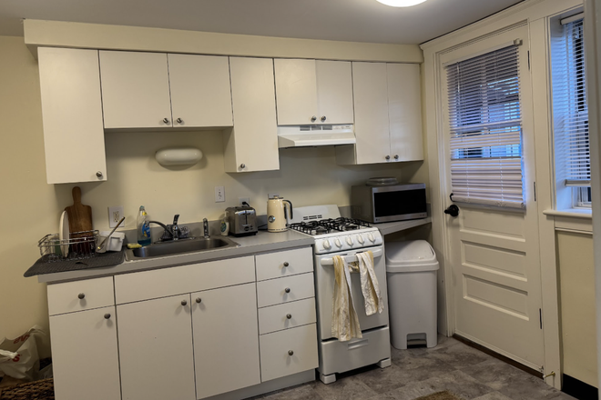 kitchen - 1 Shaler Lane, 12 Minutes from Harvard Yard (Cheap) Apartments