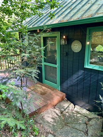 Magic Cabin entrance/exterior - Magic Cabin in the heart of Chapel Hill, a unique 1 bedroom rental 3 miles to UNC, 8 miles to Duke Apartments