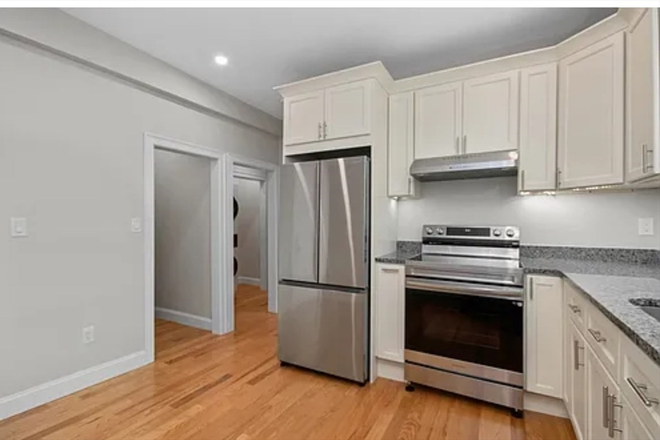 . - NEWLY RENOVATED, IN UNIT LAUNDRY - 2 Bed/1 Bath - Avail NOW!! Apartments