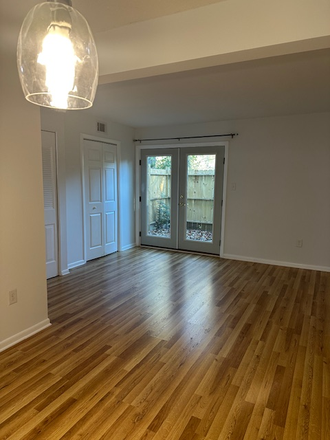 living room/ dining room - Parsonage Point Condo