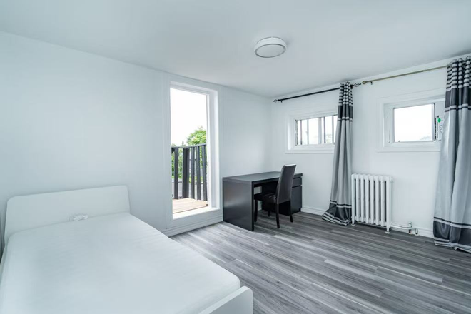 Unit 4 Room 1 - Furnished Bedrooms Avaliable Townhome