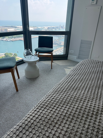 Available private bedroom - Private room sharing my beautiful condo close to campus