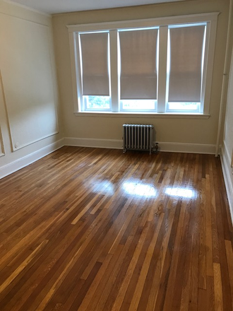hubrealtyproperties.com - Brighton, Front facing 2 bedroom, with updated kitchen