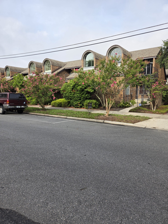front of building - Townhouse condo close to campus