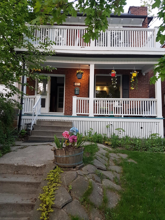 Front of house, enjoy outside space - BEACH ROOM FOR RENT WALKABLE TO EVERYTHING YOU NEED Triplex