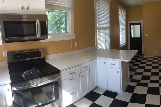 Kitchen - Cherokee Triangle Landmark District Apartment