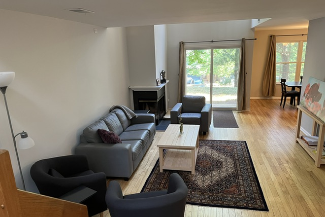 Living room - Furnished 2BR thome-Watertown Ct-Princeton