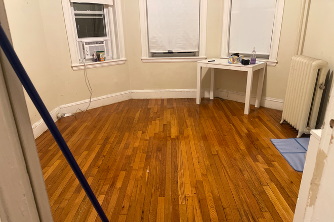 The room - Apartment room close to Allston Station