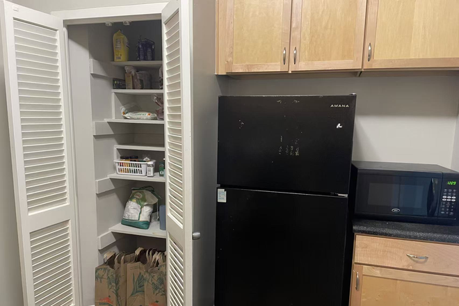 Kitchen - House renting from May 18th to August 15th. Accept both long-time leasing and short-time leasing.