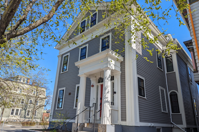 Front Entrance - 214 Broadway