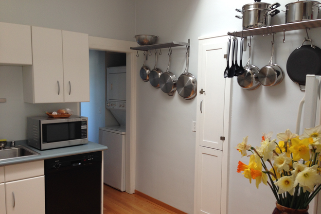 renovated kitchen - Sunny, Top-floor Studio, Washer-Dryer in Unit