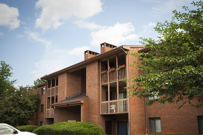 Building view - Turtle Creek - 2BR Available to Rent!