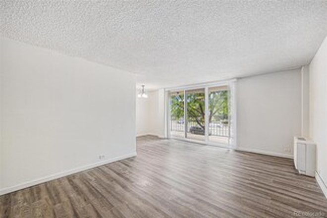 Living Room - Univeristy Park Tower