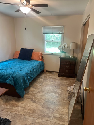 Bed, drawers, closet - Private Room and Bathroom Suite in Fairfax - Walkable to downtown Mariemont House