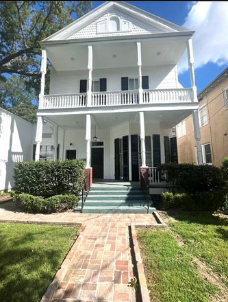 House - RENT NEGOTIABLE. 1-bedroom available. Less than 0.5 Mile, 5-minute walk to Tulane & Loyola
