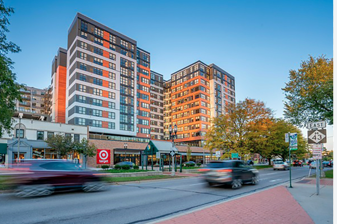 Outside - Landmark on Grand River Apartments