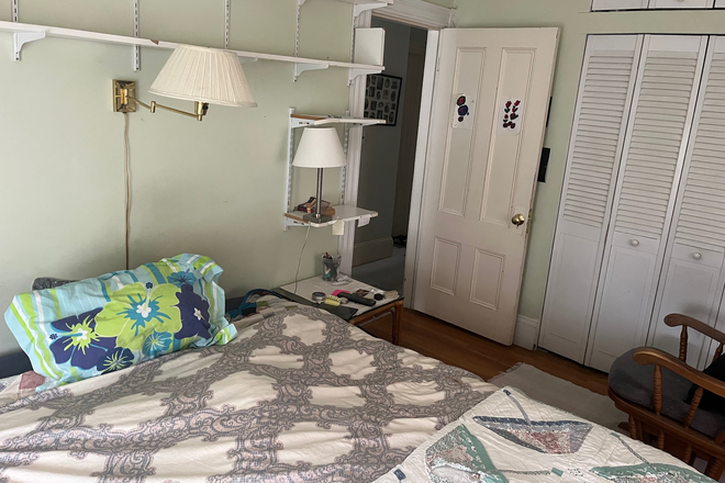 bedroom - Spacious room near Davis Square House