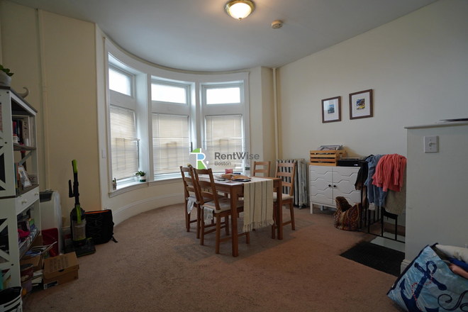 1 - AUG/SEPT 2026-Sweet 1 and 2 beds, Brighton Ave, H/HW inc. No Broker Fee! Apartments