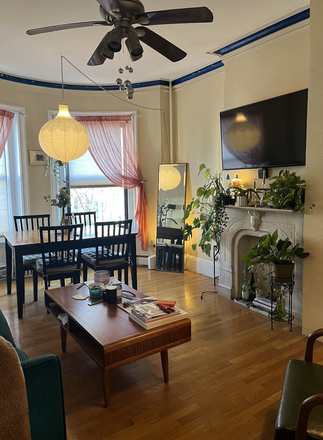 Living room - (09/01/2024) HUGE 2 BED/ 1 BATH, 6 MIN WALK TO NEU!!! NATURAL LIGHTING! Townhome